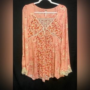 Free People Large Odette Petal Combo Tin Crochet Lace Smocking Bell Sleeves